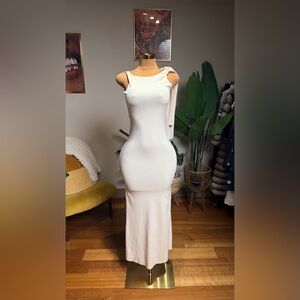Elegant Cream Sleeveless Dress